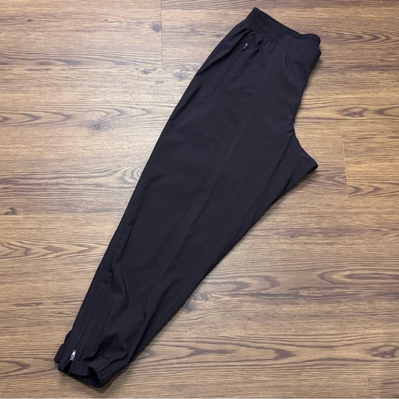 Old Navy Pants - Old Navy sz M athletic pants